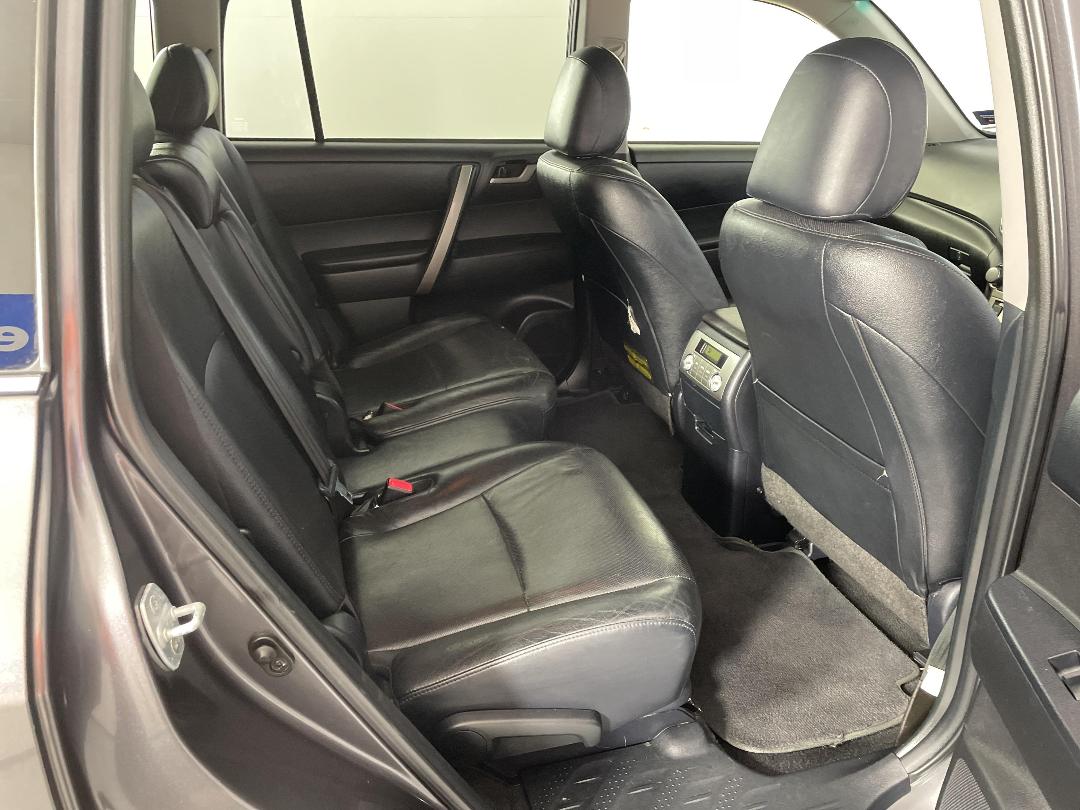 Photo '20' of Toyota Highlander Photo '20' of Toyota Highlander