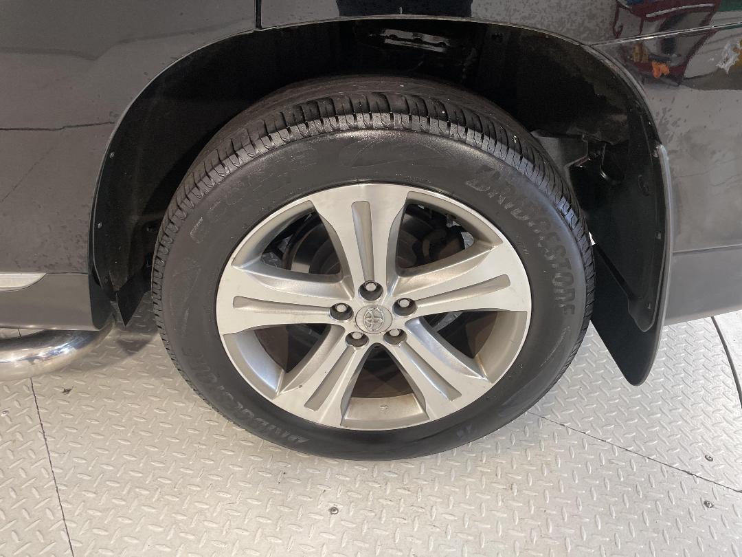 Photo '11' of Toyota Highlander