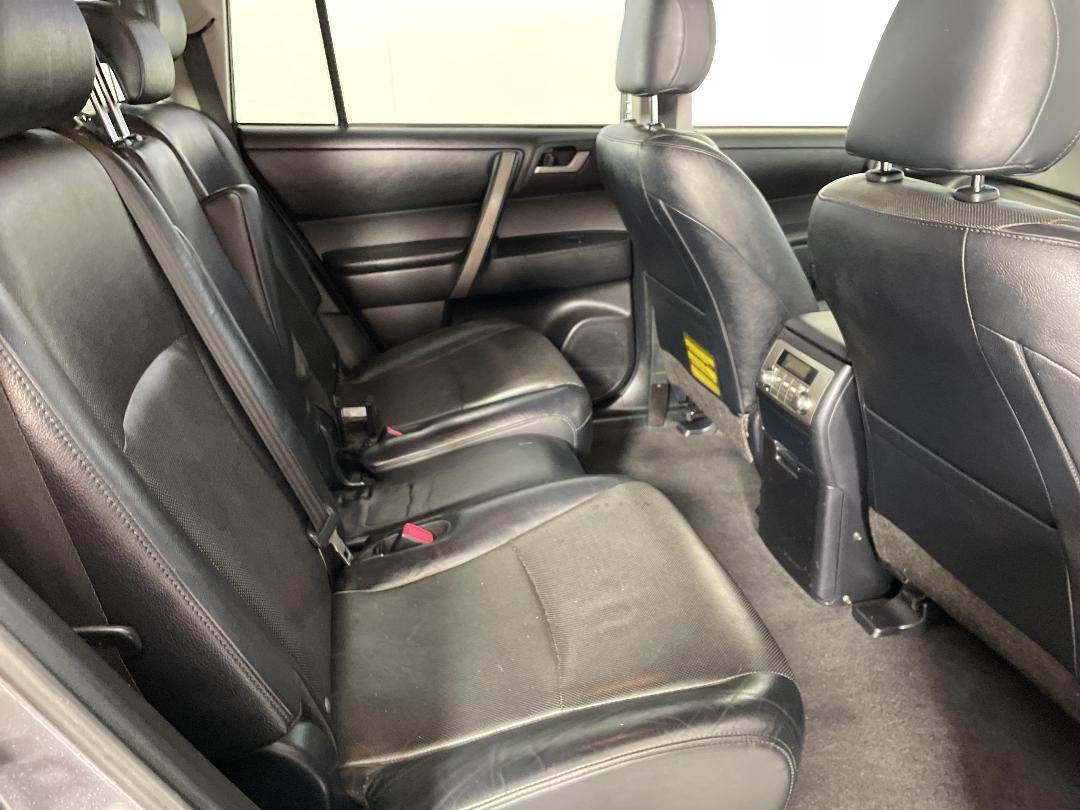 Photo '20' of Toyota Highlander Photo '20' of Toyota Highlander