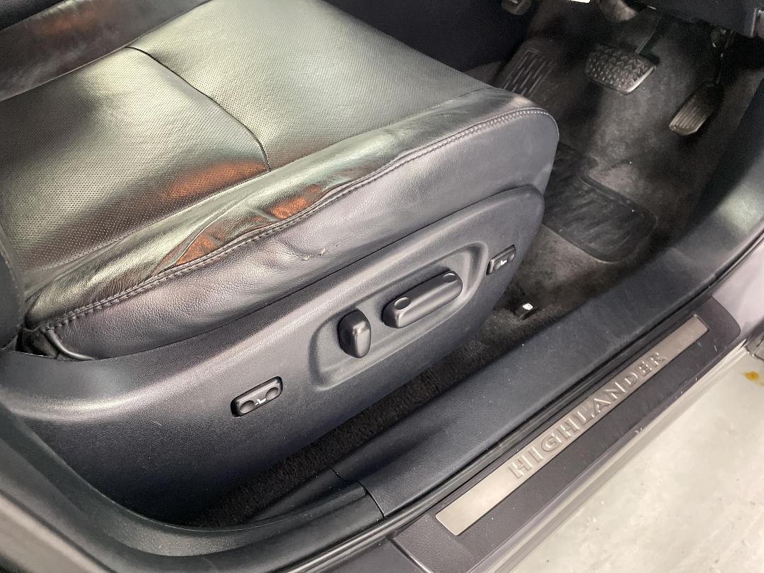 Photo '26' of Toyota Highlander Photo '26' of Toyota Highlander