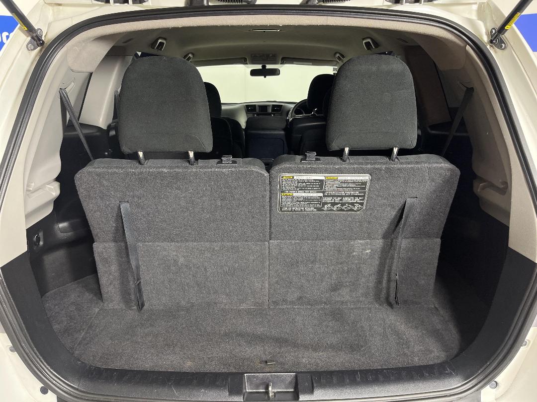 Photo '14' of Toyota Highlander Photo '14' of Toyota Highlander