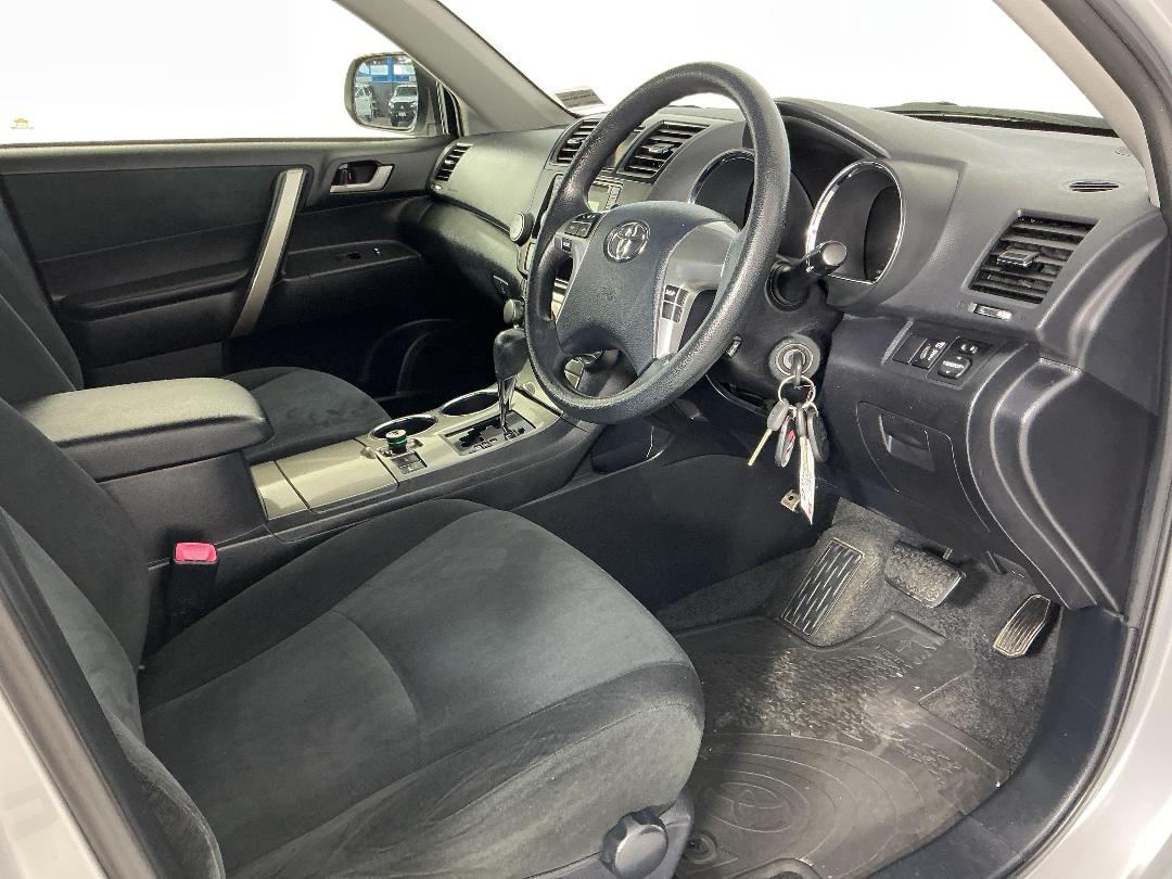 Photo '16' of Toyota Highlander Photo '16' of Toyota Highlander