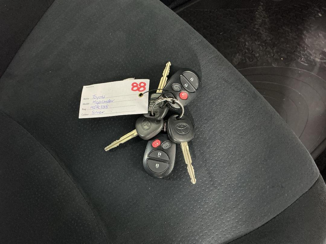 Photo '22' of Toyota Highlander Photo '22' of Toyota Highlander