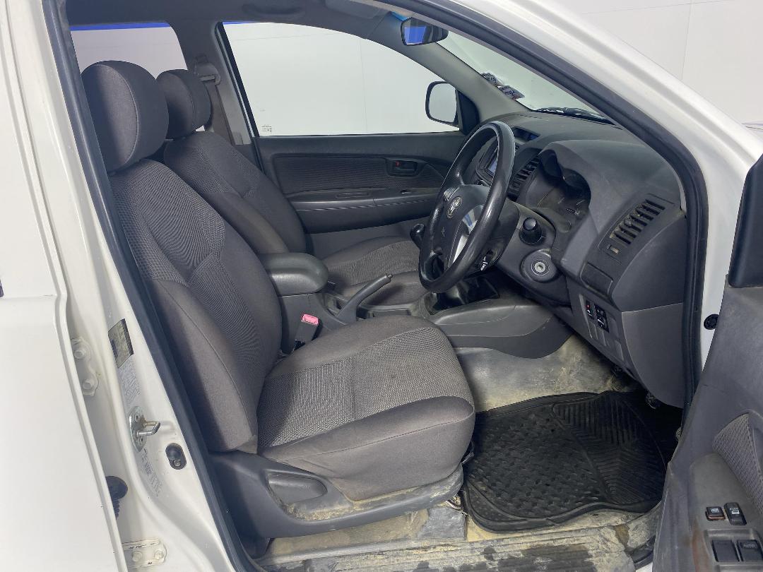 Photo '16' of Toyota Hilux