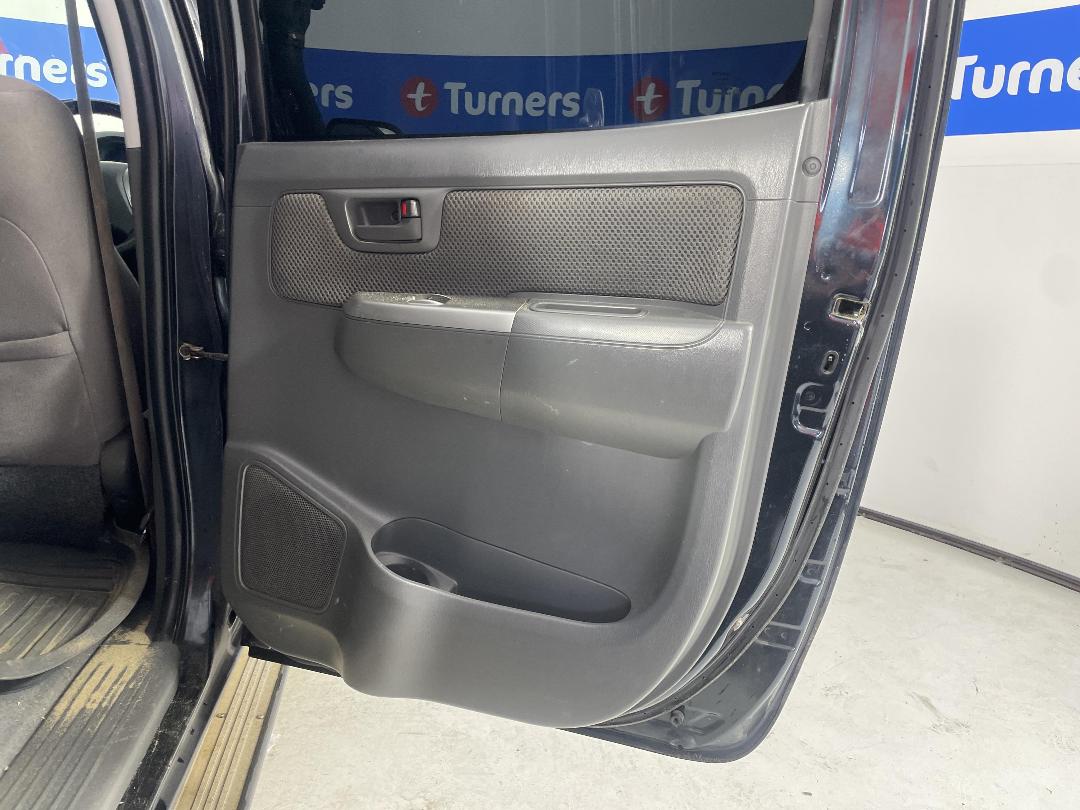 Photo '17' of Toyota Hilux SR5 TD DC Photo '17' of Toyota Hilux SR5 TD DC