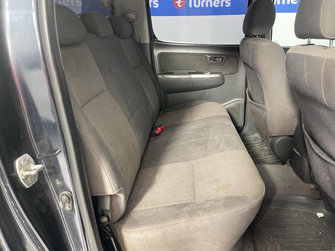 Photo '18' of Toyota Hilux SR5 TD DC Photo '18' of Toyota Hilux SR5 TD DC