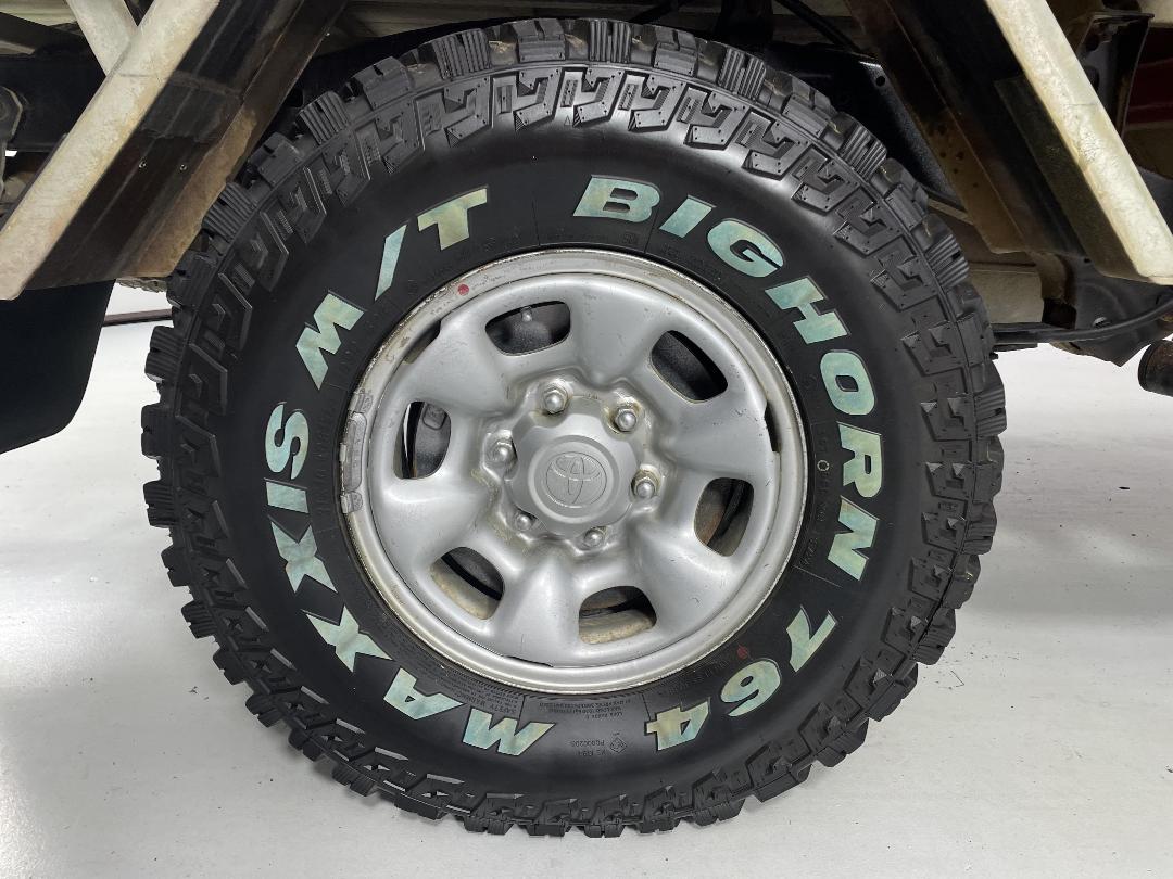 Photo '12' of Toyota Hilux