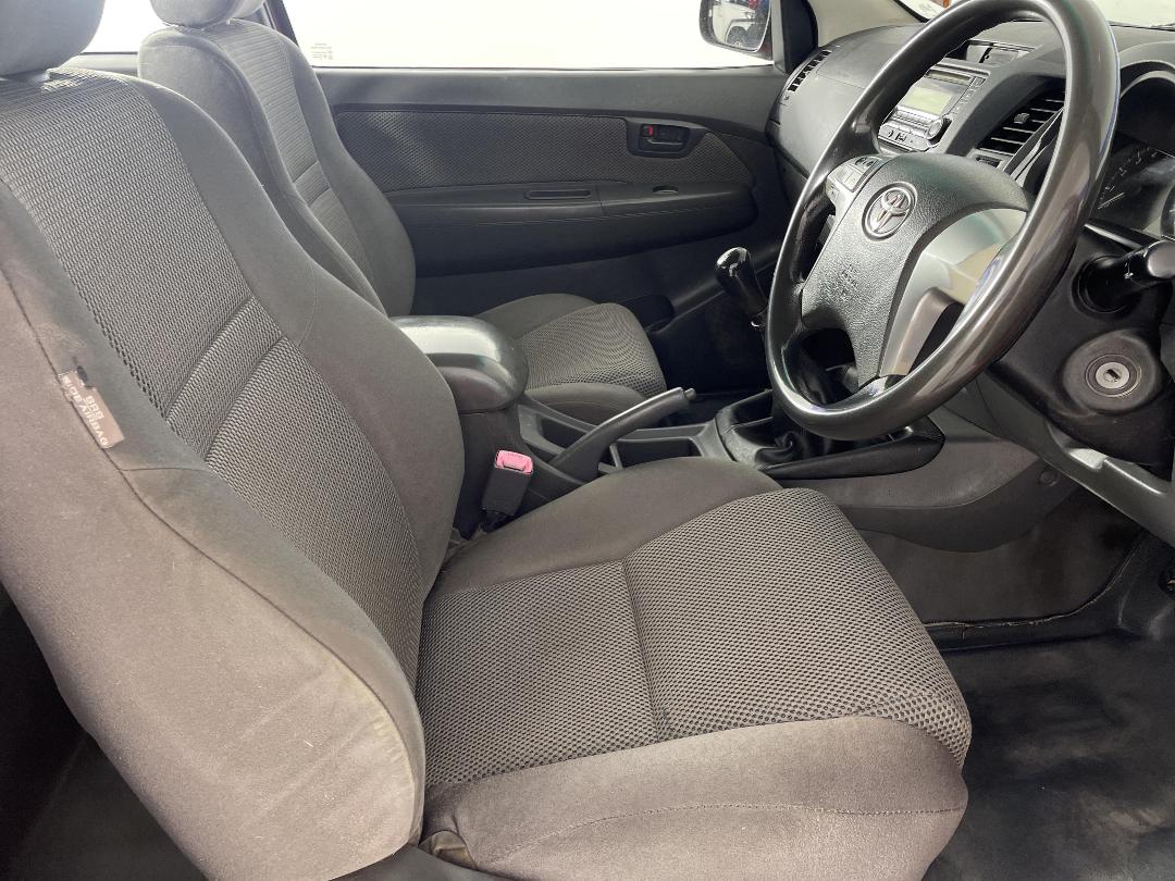 Photo '16' of Toyota Hilux