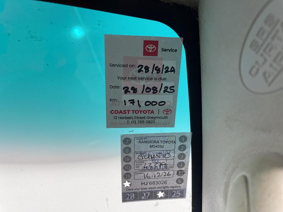 Photo '24' of Toyota Hilux