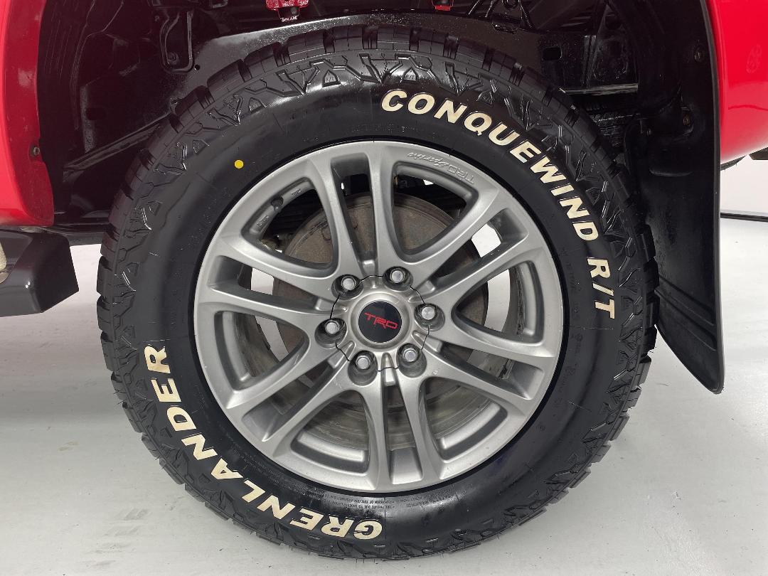 Photo '11' of Toyota Hilux