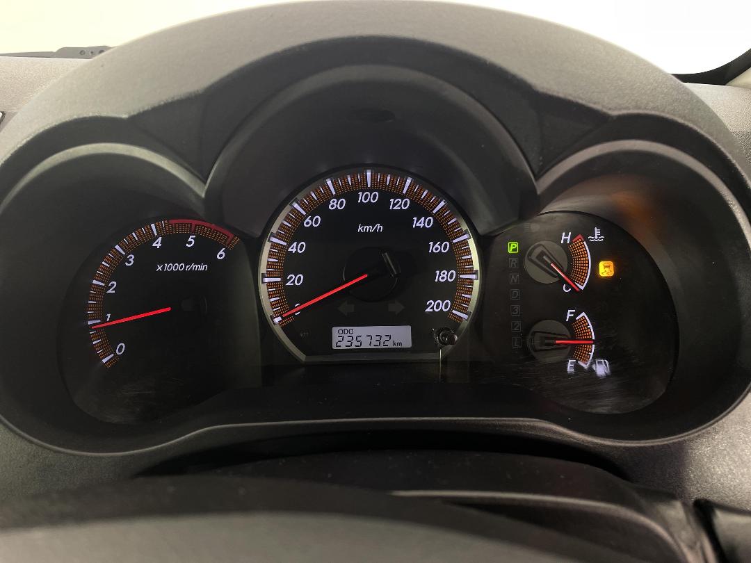 Photo '21' of Toyota Hilux