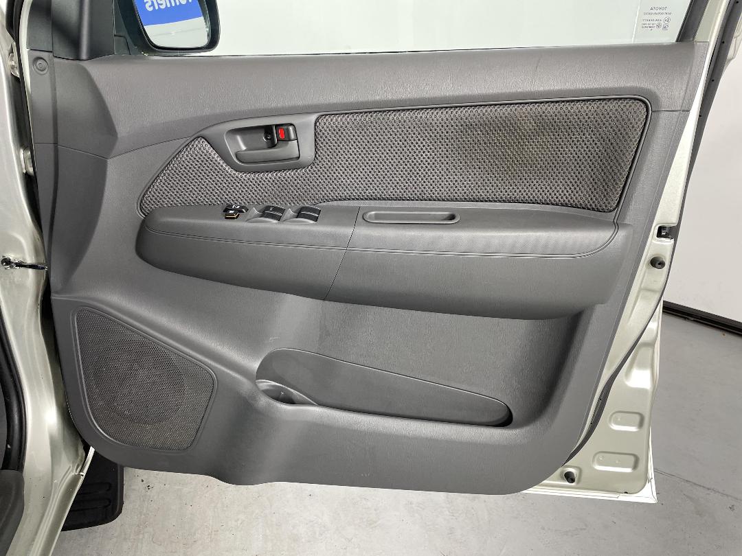 Photo '15' of Toyota Hilux Photo '15' of Toyota Hilux