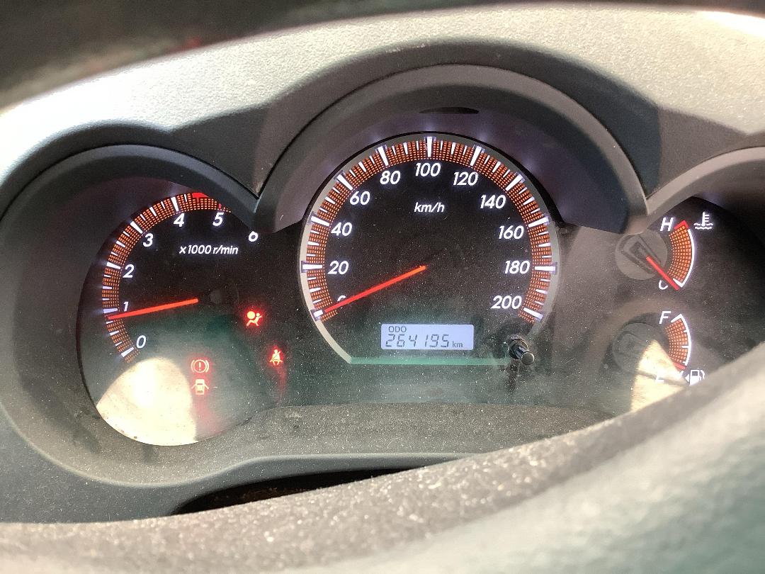 Photo '16' of Toyota Hilux TD DC Photo '16' of Toyota Hilux TD DC