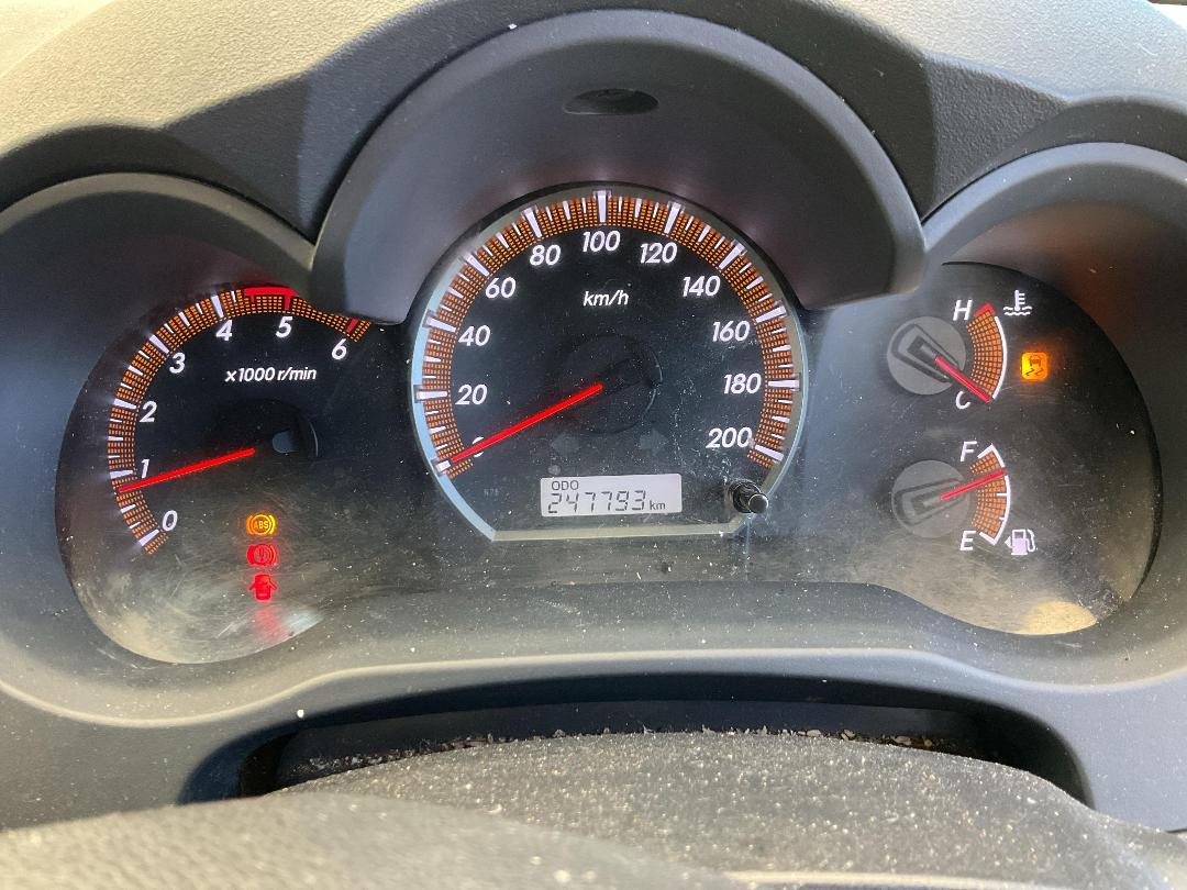 Photo '26' of Toyota Hilux TD DC Photo '26' of Toyota Hilux TD DC