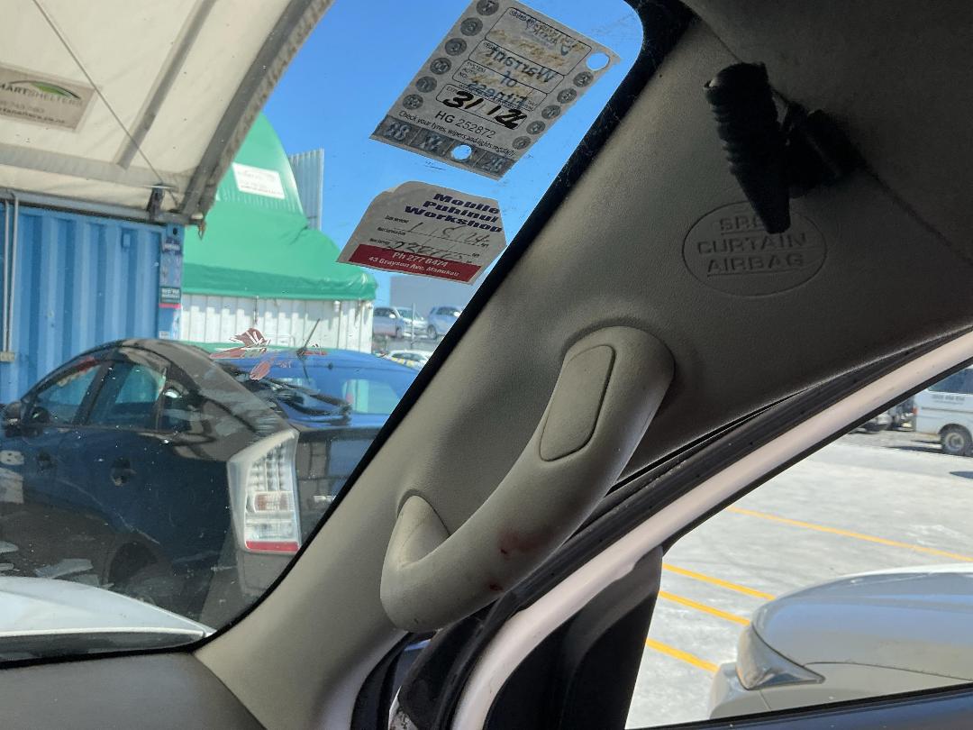 Photo '28' of Toyota Hilux TD DC Photo '28' of Toyota Hilux TD DC