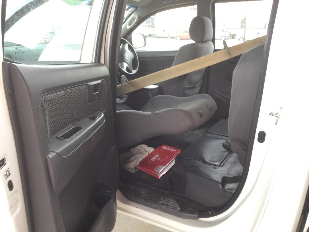 Photo '13' of Toyota Hilux TD DC Photo '13' of Toyota Hilux TD DC