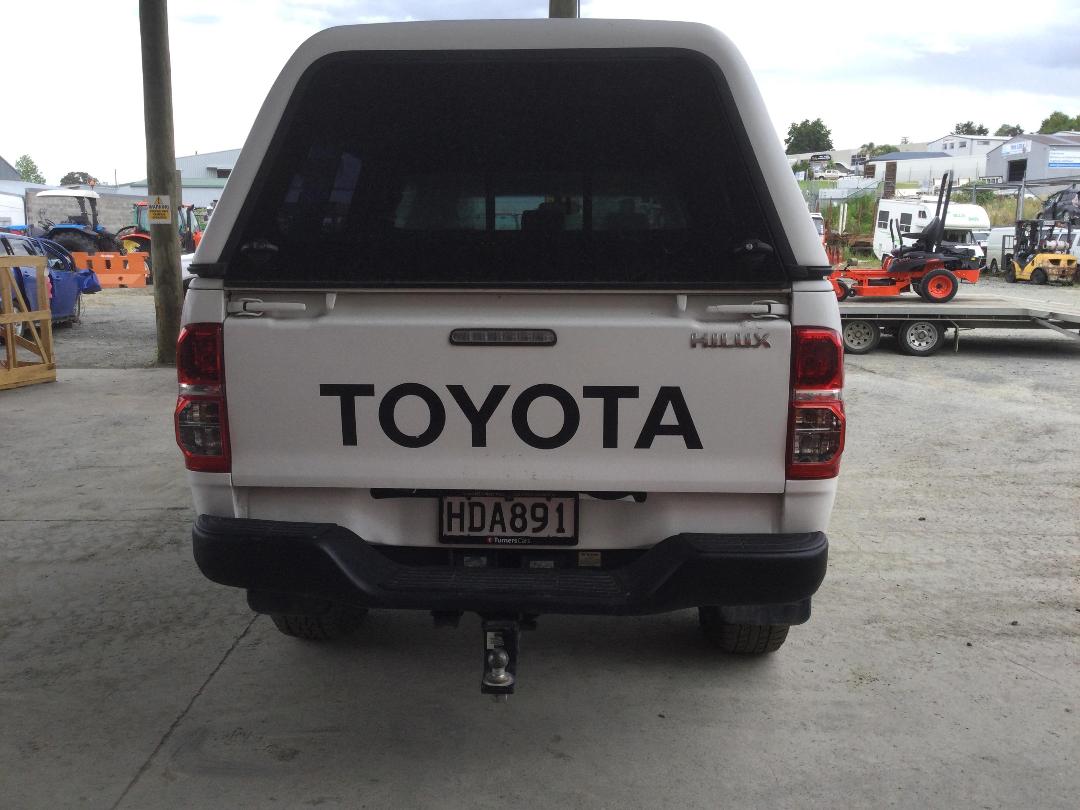 Photo '16' of Toyota Hilux TD DC Photo '16' of Toyota Hilux TD DC