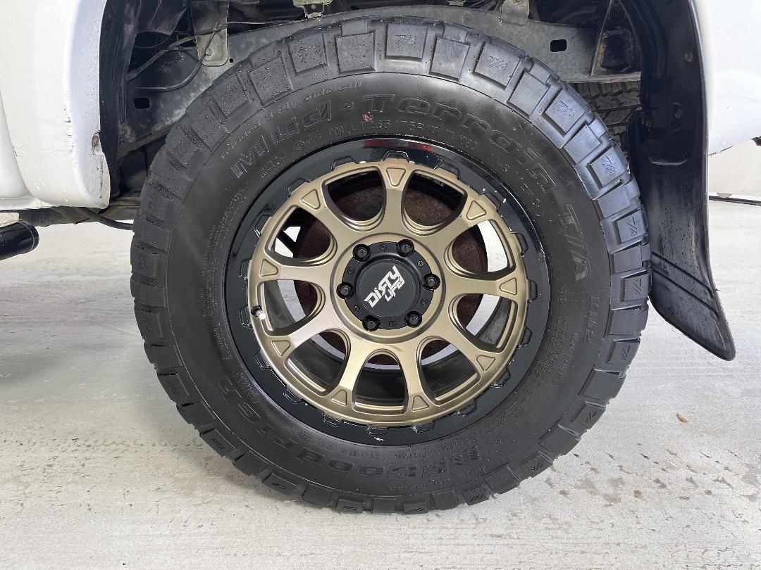 Photo '11' of Toyota Hilux