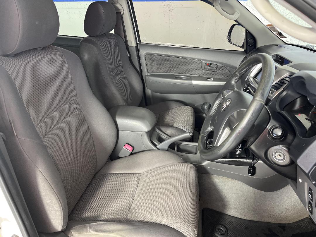 Photo '16' of Toyota Hilux