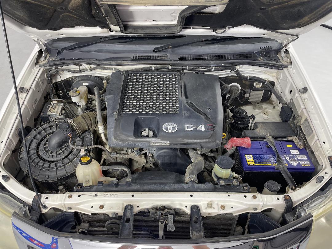 Photo '13' of Toyota Hilux