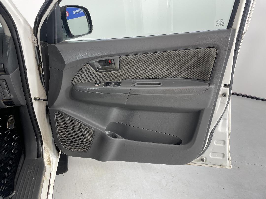 Photo '15' of Toyota Hilux