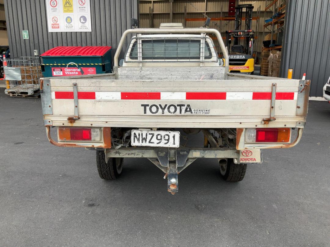 Photo '6' of Toyota Hilux TD SC/CC