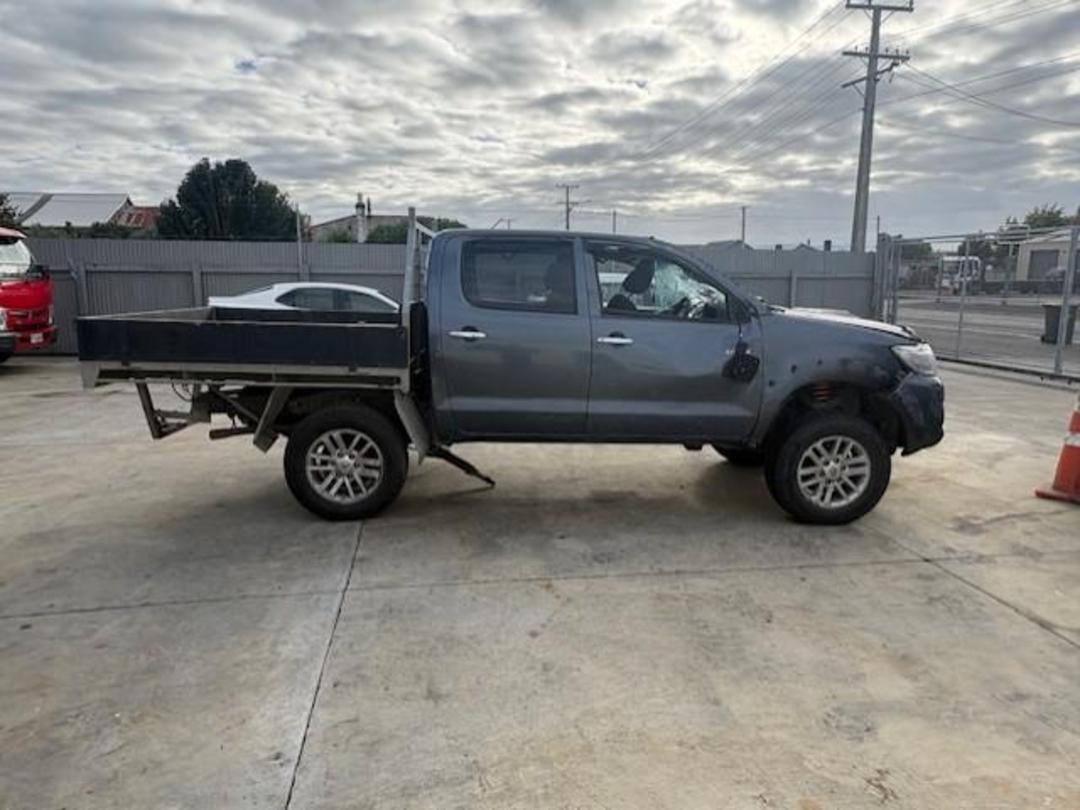 Photo '3' of Toyota Hilux SR5 TD DC Photo '3' of Toyota Hilux SR5 TD DC