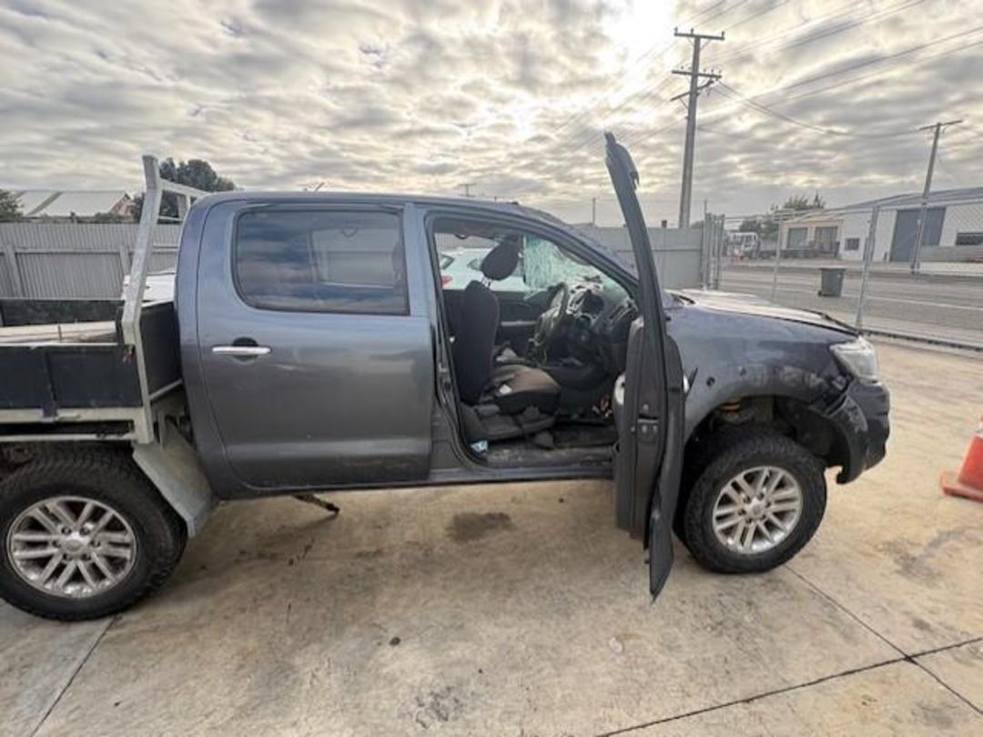 Photo '4' of Toyota Hilux SR5 TD DC Photo '4' of Toyota Hilux SR5 TD DC