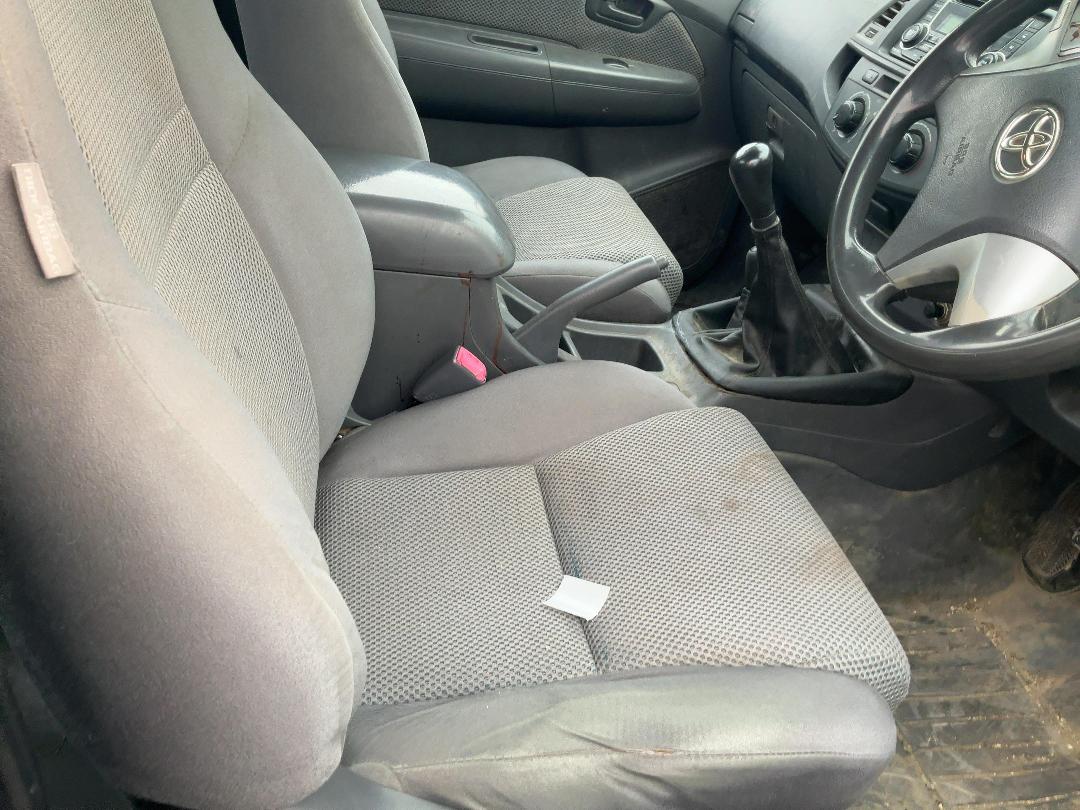 Photo '12' of Toyota Hilux TD EC/CC