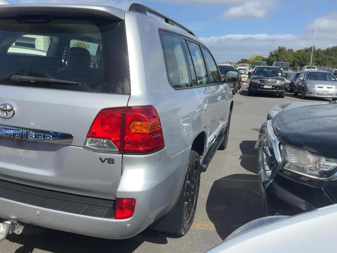 Photo '4' of Toyota Landcruiser