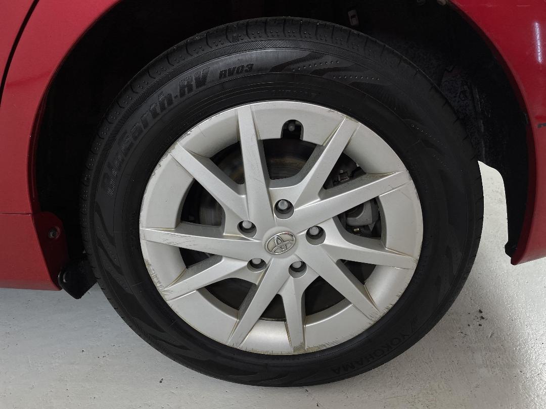 Photo '11' of Toyota Prius