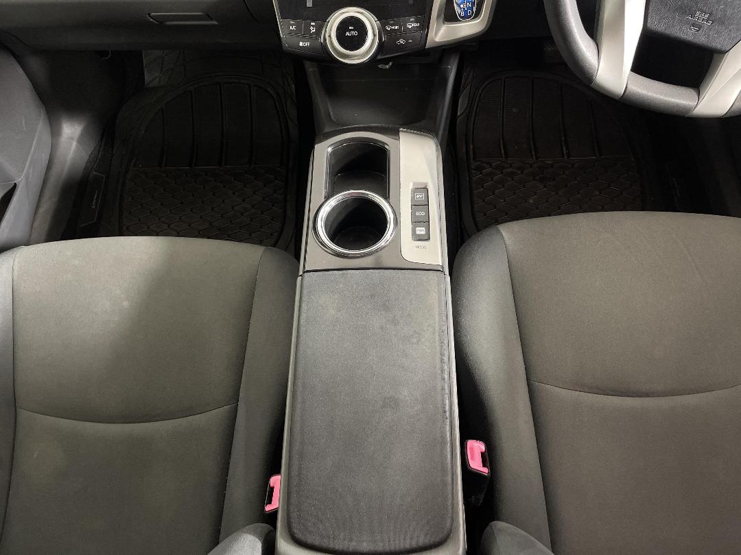 Photo '18' of Toyota Prius