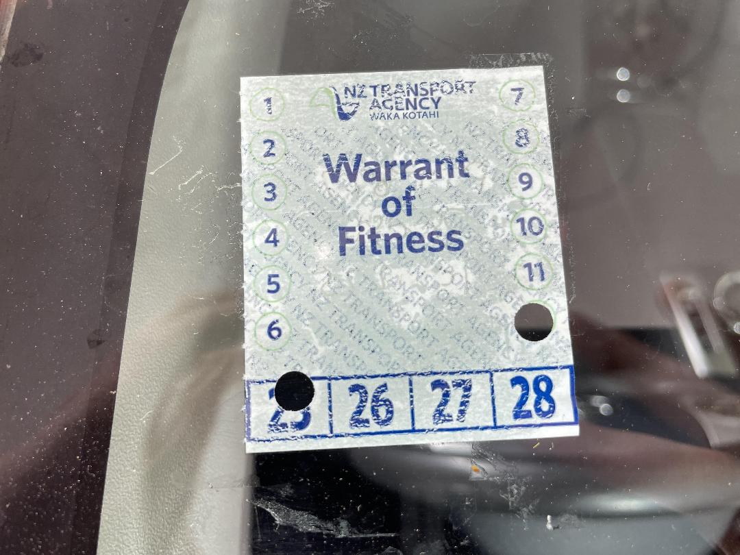 Photo '24' of Toyota Prius