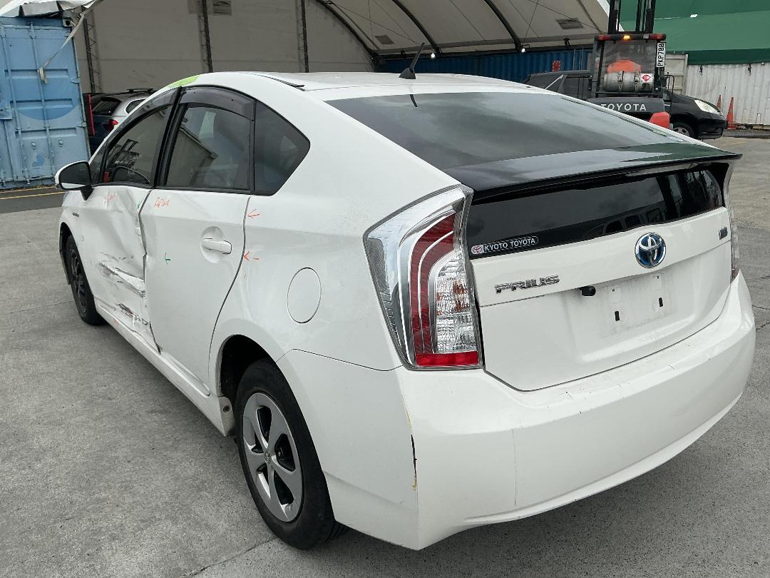 Photo '4' of Toyota Prius Hybrid Photo '4' of Toyota Prius Hybrid