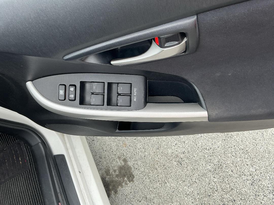 Photo '9' of Toyota Prius Hybrid Photo '9' of Toyota Prius Hybrid