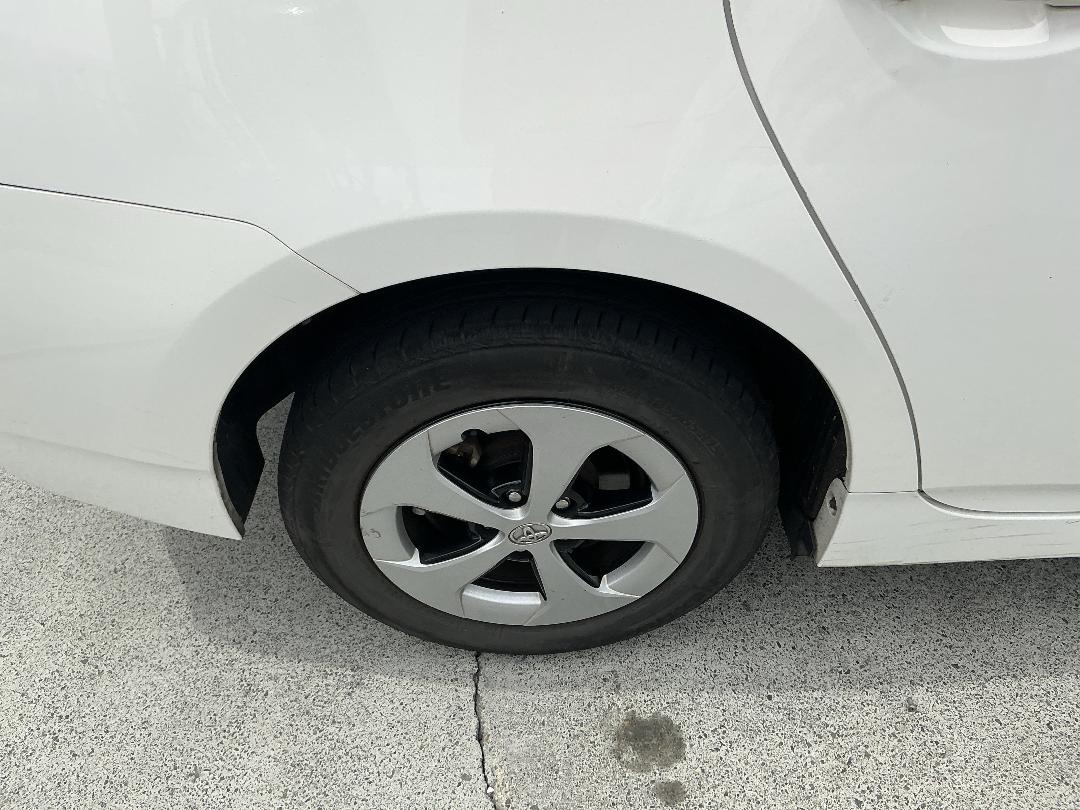 Photo '20' of Toyota Prius Hybrid Photo '20' of Toyota Prius Hybrid