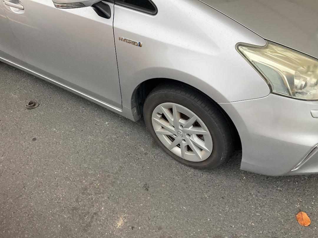 Photo '2' of Toyota Prius Alpha Photo '2' of Toyota Prius Alpha