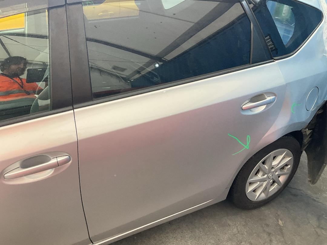 Photo '8' of Toyota Prius Alpha Photo '8' of Toyota Prius Alpha