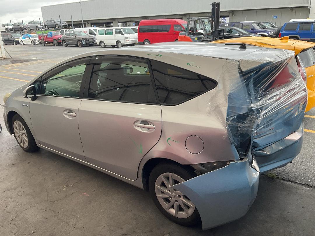 Photo '9' of Toyota Prius Alpha Photo '9' of Toyota Prius Alpha