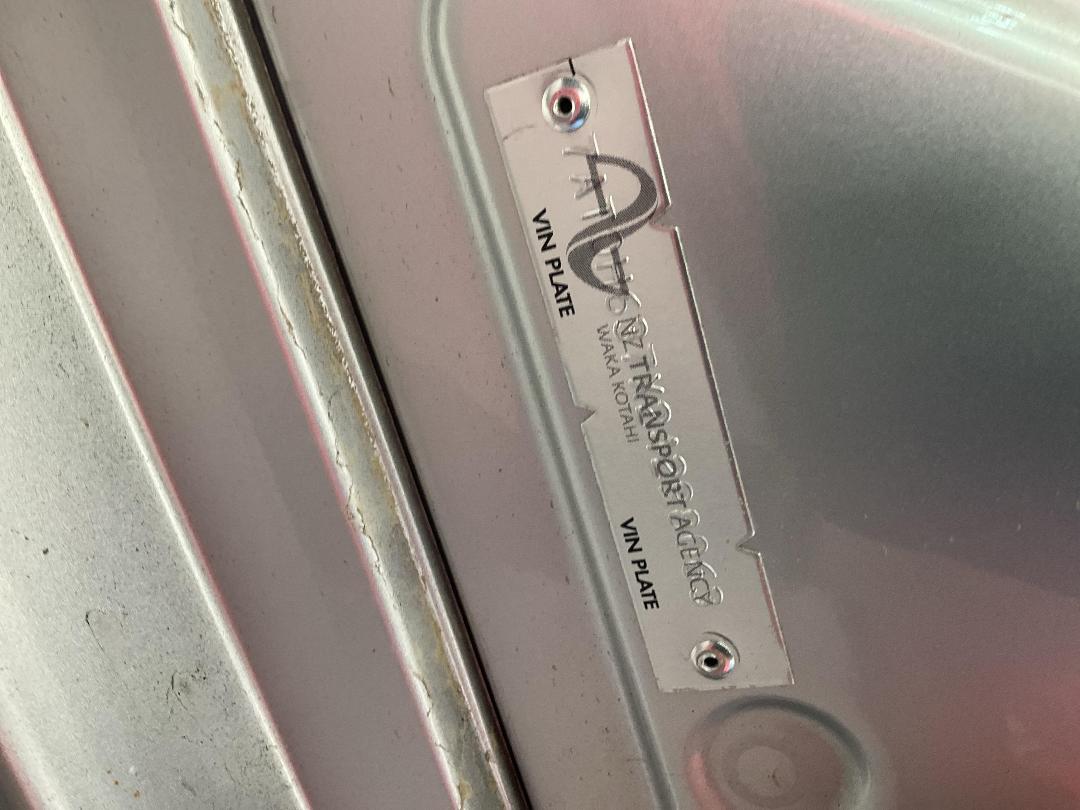 Photo '16' of Toyota Prius Alpha Photo '16' of Toyota Prius Alpha