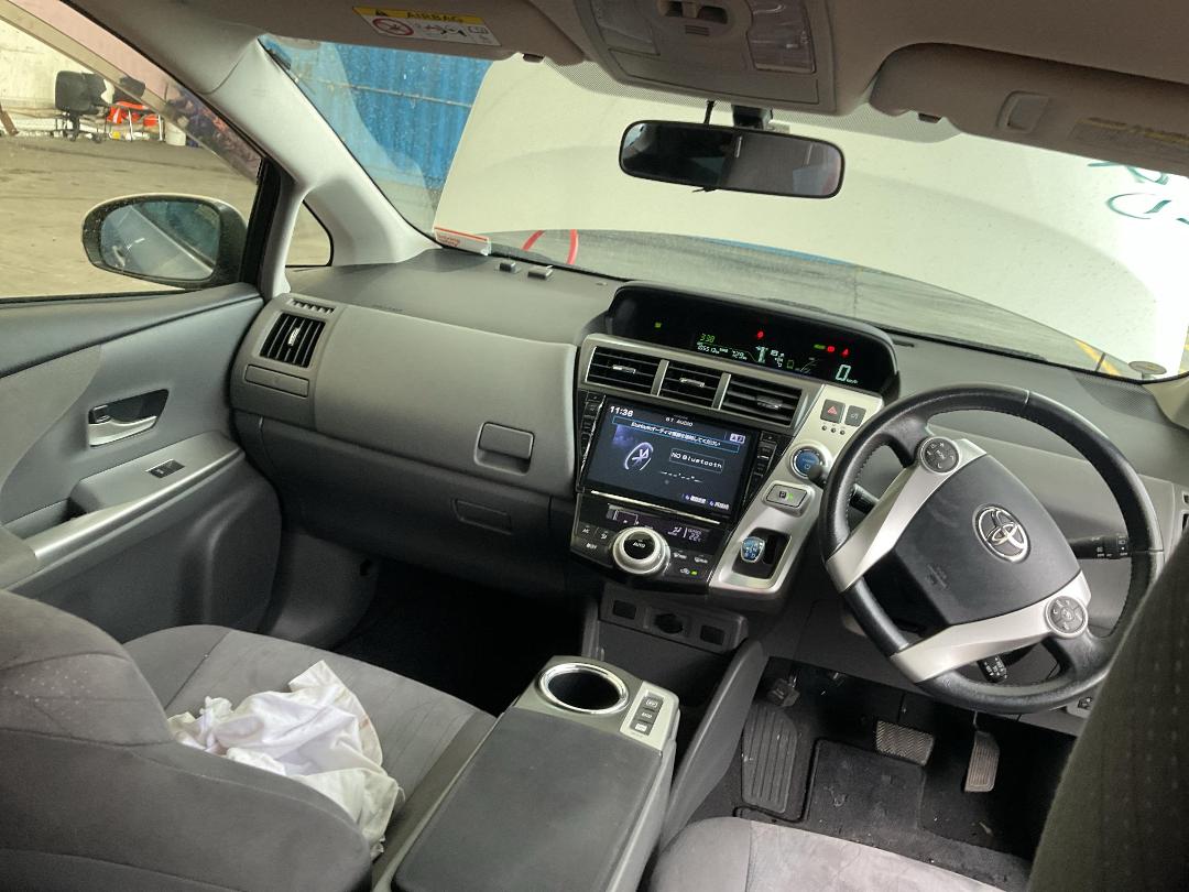 Photo '21' of Toyota Prius Alpha Photo '21' of Toyota Prius Alpha