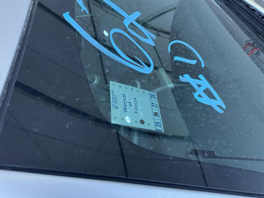 Photo '23' of Toyota Prius Alpha Photo '23' of Toyota Prius Alpha