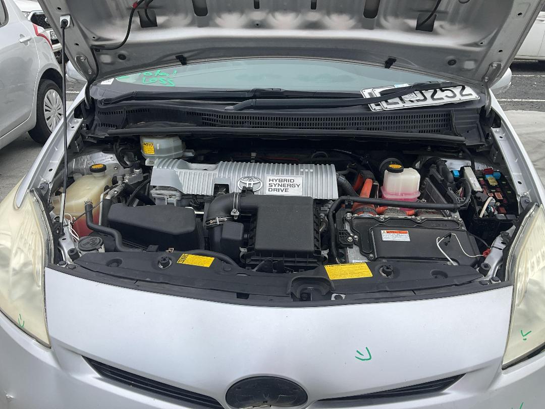 Photo '17' of Toyota Prius Hybrid