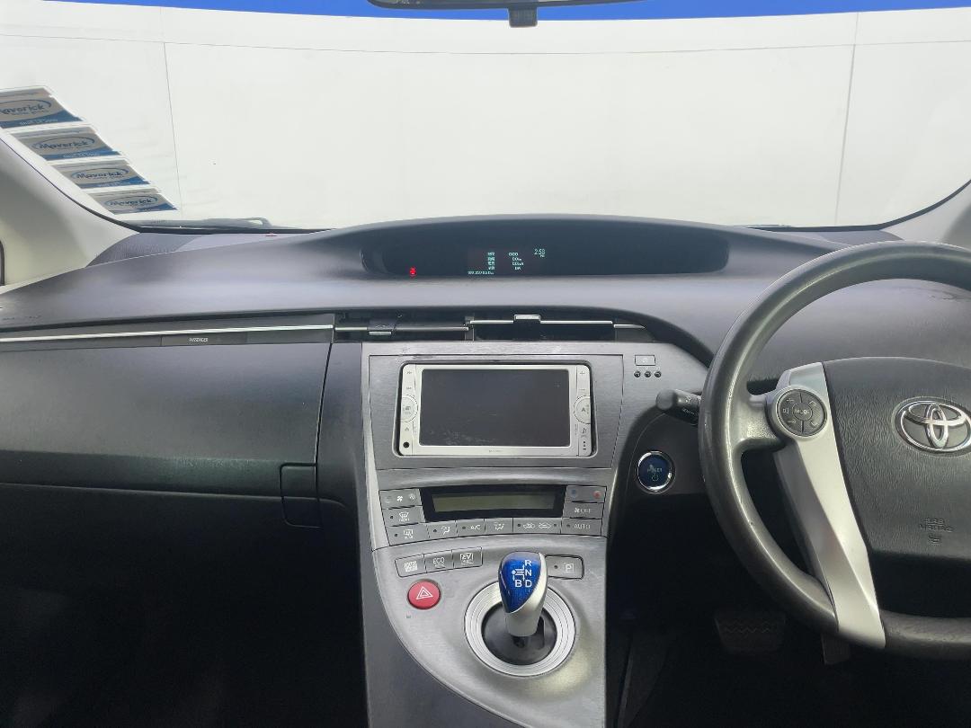 Photo '17' of Toyota Prius Photo '17' of Toyota Prius