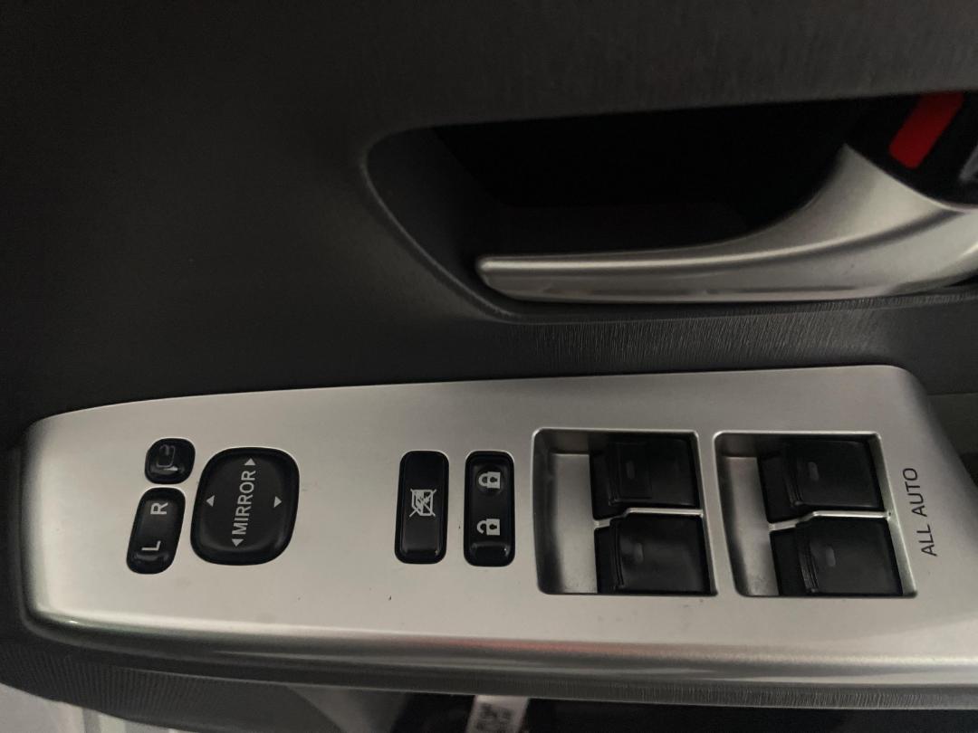 Photo '23' of Toyota Prius Photo '23' of Toyota Prius