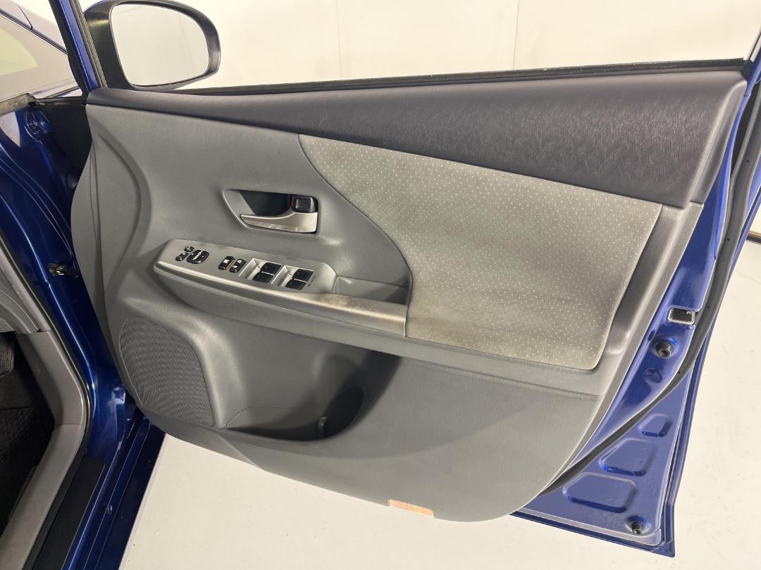 Photo '15' of Toyota Prius Photo '15' of Toyota Prius