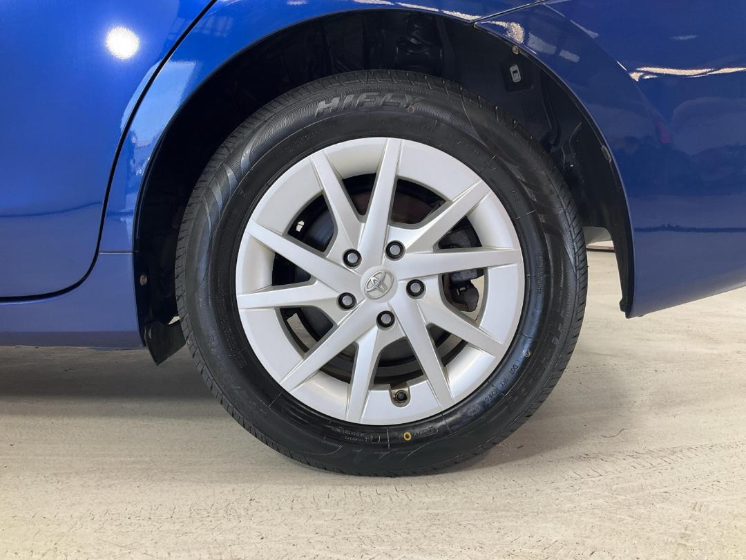 Photo '11' of Toyota Prius