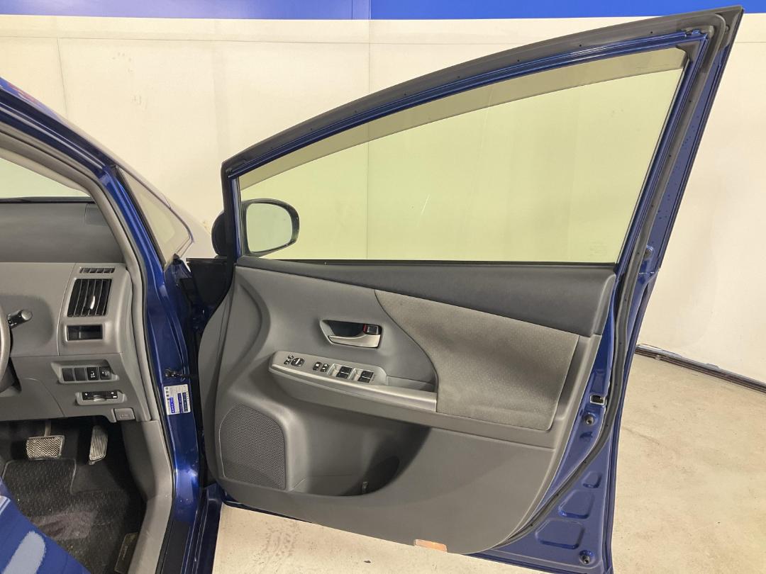 Photo '15' of Toyota Prius