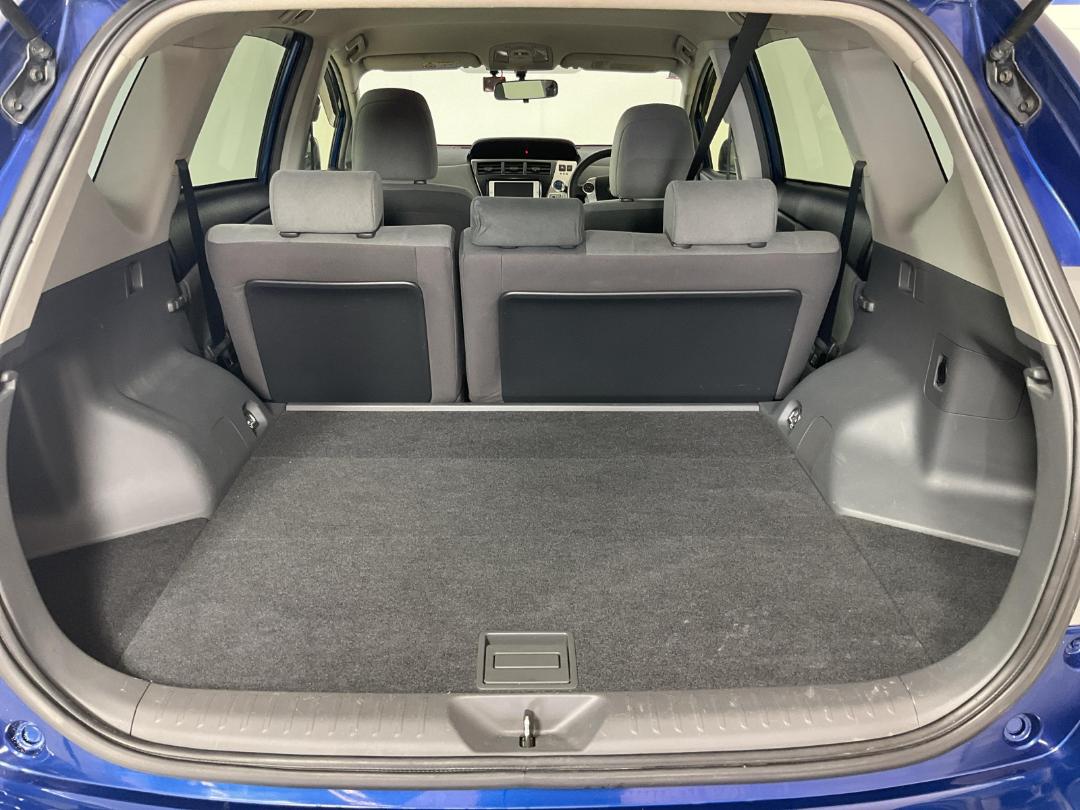 Photo '14' of Toyota Prius