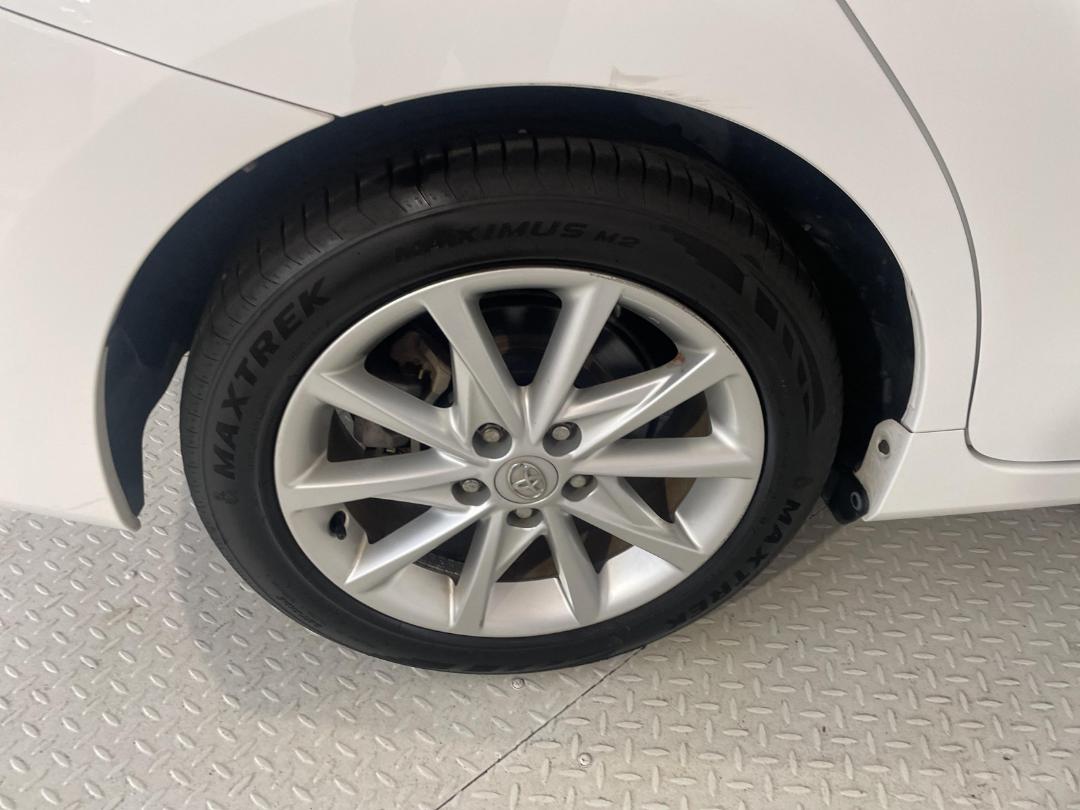 Photo '12' of Toyota Prius